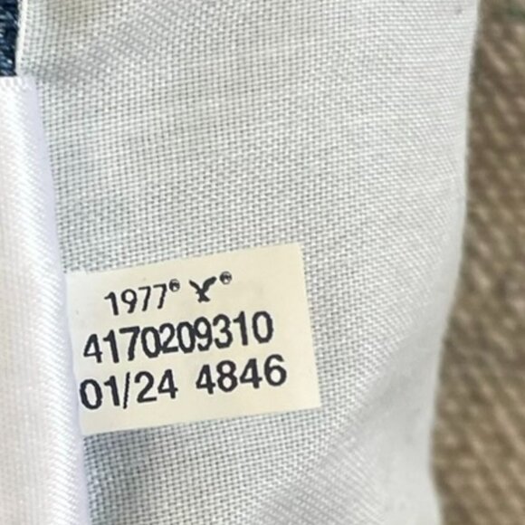 American Eagle Woman's Plus-Size Curvy Straight Destressed Stretch Jeans Sz 18 - Picture 11 of 11